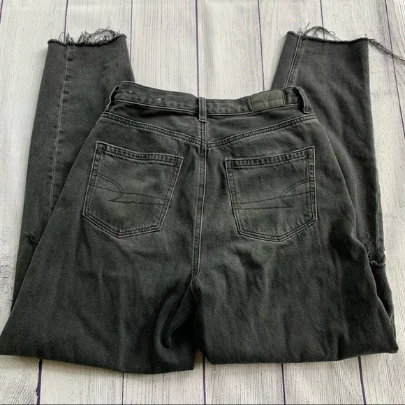 American Eagle Womens High Rise Black Jeans Denim Distressed Tapered Leg Size 0 - Picture 2 of 11